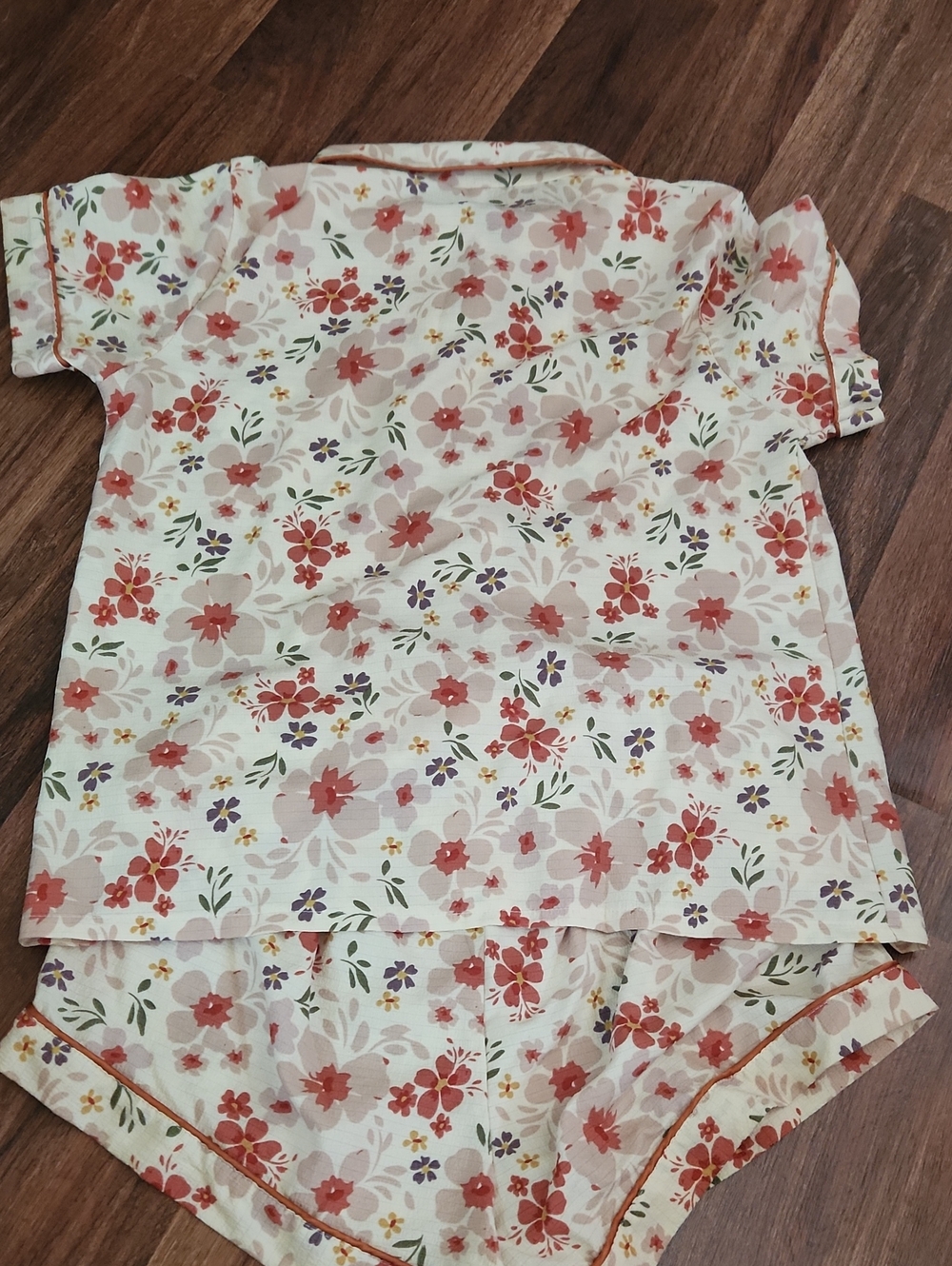 Floral Cream and Coral Button Up Pajama Set With Shorts Womens Size Medium - Picture 7 of 7